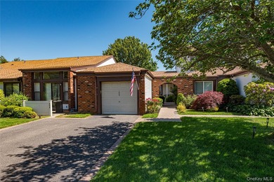 Welcome to this diamond *Ranch Model* located in the desirable - photo 1