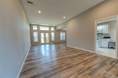 Welcome to this diamond *Ranch Model* located in the desirable - photo 5