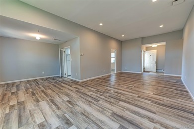 Welcome to this diamond *Ranch Model* located in the desirable - photo 6