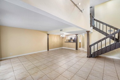 Unique private corner unit and beautifully maintained 3-bedroom - photo 9