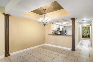 Unique private corner unit and beautifully maintained 3-bedroom - photo 10