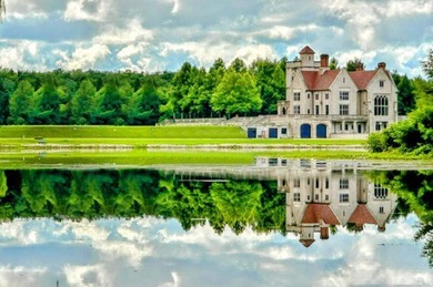 Experience the distinctive charm of this English Manor-an - photo 1