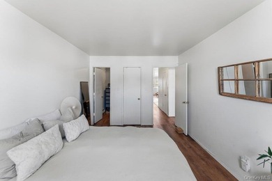 Welcome to 129-15 Sidway Place! A well-maintained attached brick - photo 13