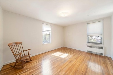 Spacious fourth-floor one-bedroom, one-bath residence located in - photo 14