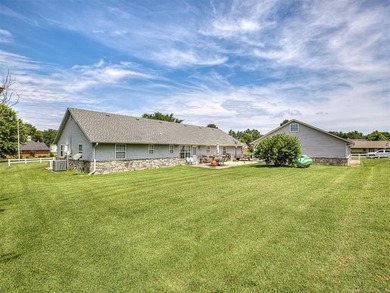 Welcome to 36 Meadowlark Dr in Longtown Estates, where - photo 14