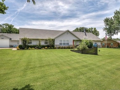 Welcome to 36 Meadowlark Dr in Longtown Estates, where - photo 15