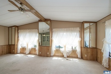 Outstanding, sunny location in Parkwood! This home is situated - photo 15
