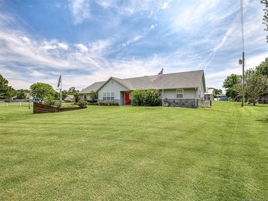 Welcome to 36 Meadowlark Dr in Longtown Estates, where - photo 17
