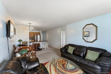 Welcome to 129-15 Sidway Place! A well-maintained attached brick - photo 18