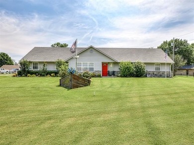 Welcome to 36 Meadowlark Dr in Longtown Estates, where - photo 18