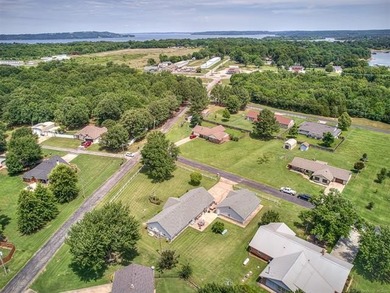 Welcome to 36 Meadowlark Dr in Longtown Estates, where - photo 35
