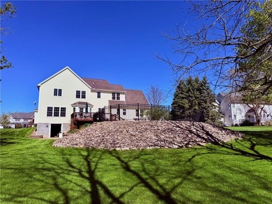 Spacious 4-bedroom, 2.5-bath home featuring a dramatic 2-story - photo 36
