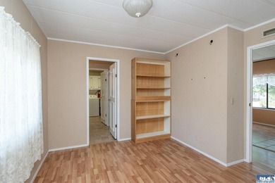 Outstanding, sunny location in Parkwood! This home is situated - photo 42