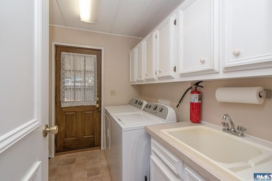 Outstanding, sunny location in Parkwood! This home is situated - photo 48