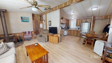 A house you have got to see! This updated, well kept and - photo 3
