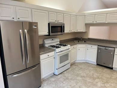 Highly Sought After Yardley Model. 2 Bedrooms, Huge Living Room - photo 10