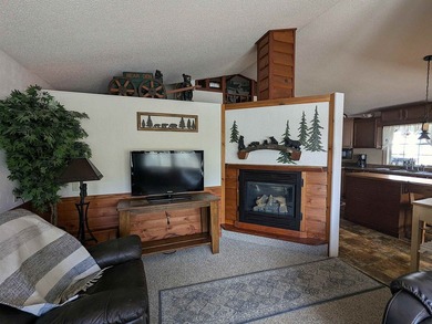 Rarely found in this area, this exceptional year-round - photo 12