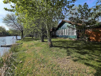 Rarely found in this area, this exceptional year-round - photo 31