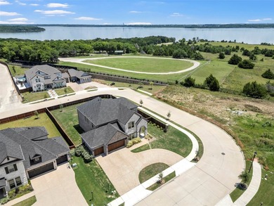 Exceptional lake-view property located in a quiet, sought-after - photo 3
