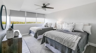 Spectacular Riverview 9th floor condo with panoramic views of - photo 37