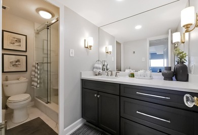 Spectacular Riverview 9th floor condo with panoramic views of - photo 41