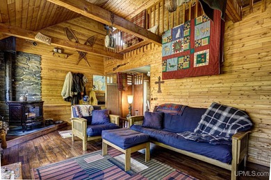The kind of getaway most people only dream about! Tucked away on - photo 4