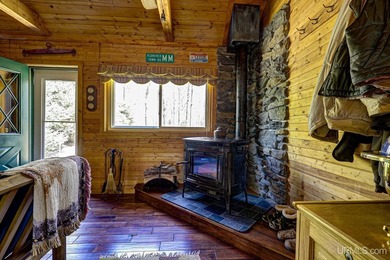 The kind of getaway most people only dream about! Tucked away on - photo 6
