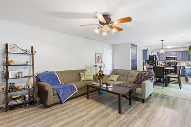 Welcome to this 4-bed, 2.5-bath with a great family floorplan - photo 7