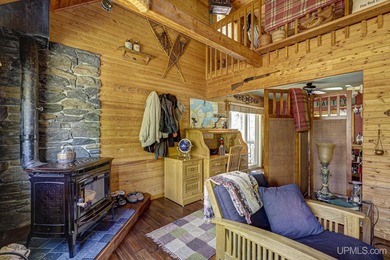 The kind of getaway most people only dream about! Tucked away on - photo 7