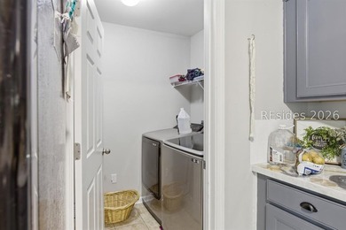 Welcome to this 4-bed, 2.5-bath with a great family floorplan - photo 9