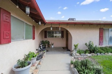 Beautifully updated home w/ Central air & heat, this charming - photo 3