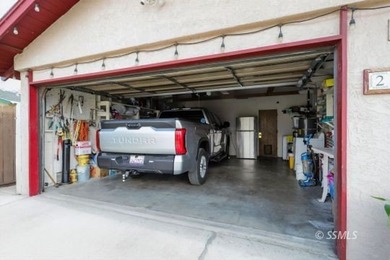 Beautifully updated home w/ Central air & heat, this charming - photo 4