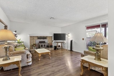 Beautifully updated home w/ Central air & heat, this charming - photo 5