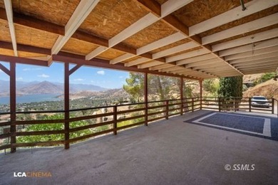 LAKE VIEW LIVING AT ITS BEST! Wake up to breathtaking panoramic - photo 9
