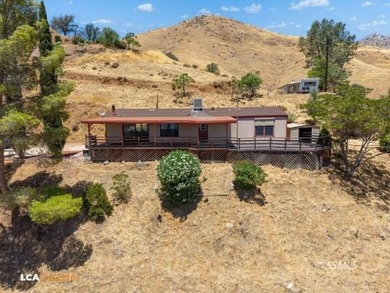 LAKE VIEW LIVING AT ITS BEST! Wake up to breathtaking panoramic - photo 10