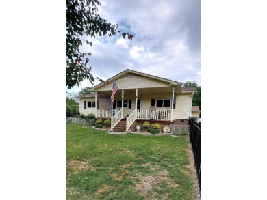 Lake Home Off Market in Summerton, South Carolina