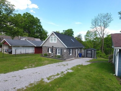 Cute as a Button Lake Cumberland Lake View Home - photo 2
