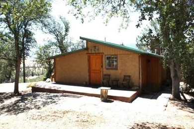 Truly special. Privacy and comfort. This beautifully renovated - photo 1