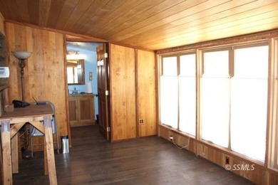 Truly special. Privacy and comfort. This beautifully renovated - photo 9