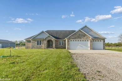 This beautiful Ranch is what you are looking for! Open with - photo 4