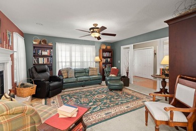 Nestled on a beautiful lot in the established Shadowmoss - photo 12