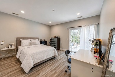 Comfortable and spacious condo in Oak Creek Commons. Fantastic 2 - photo 8