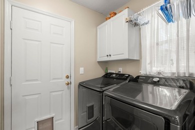 Nestled on a beautiful lot in the established Shadowmoss - photo 20