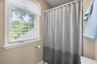 Nestled on a beautiful lot in the established Shadowmoss - photo 29