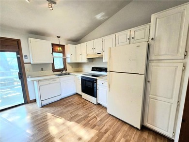 Fabulous opportunity to own this 3-bedroom, 1.5-bath split-level - photo 9