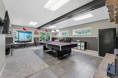 Beautiful home on 2 Acres in the Heart of Town - Near Lake - photo 33