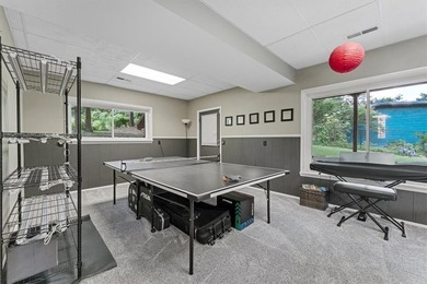 Beautiful home on 2 Acres in the Heart of Town - Near Lake - photo 34