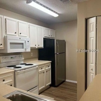 Enjoy low-maintenance living in one of Bluffton's most - photo 6