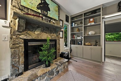 Imagine living in a sought-after lake and golf community with - photo 11