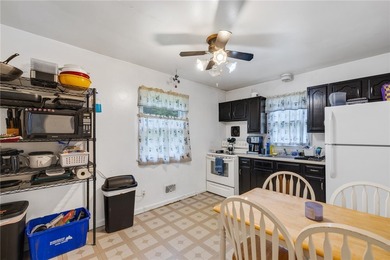 Great opportunity for an owner-occupant or investor! This - photo 12